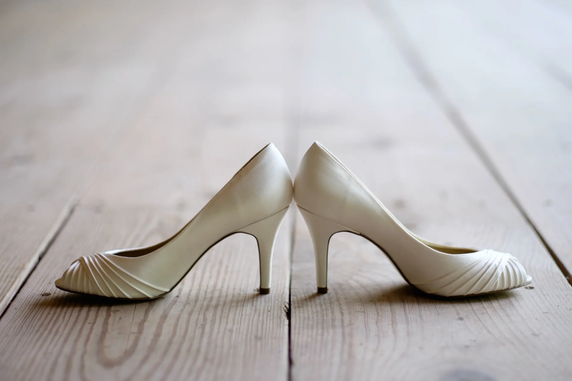 Stout's Island Lodge Birchwood Wisconsin Wedding, the shoes.
