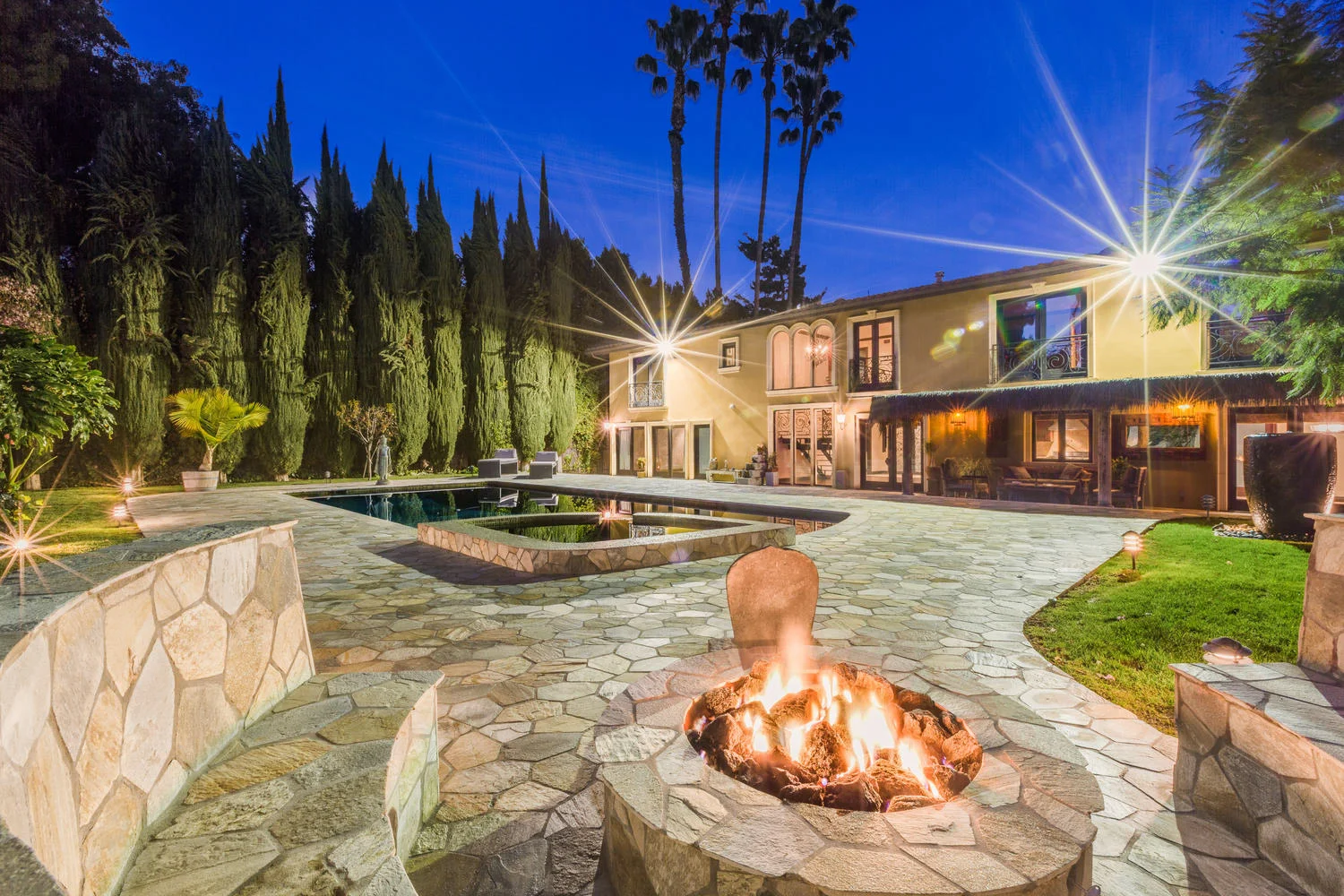 5061 Gaviota Ave Los Angeles-large-005-5-Fire Pit Pool View-1500x1000-72dpi.JPG