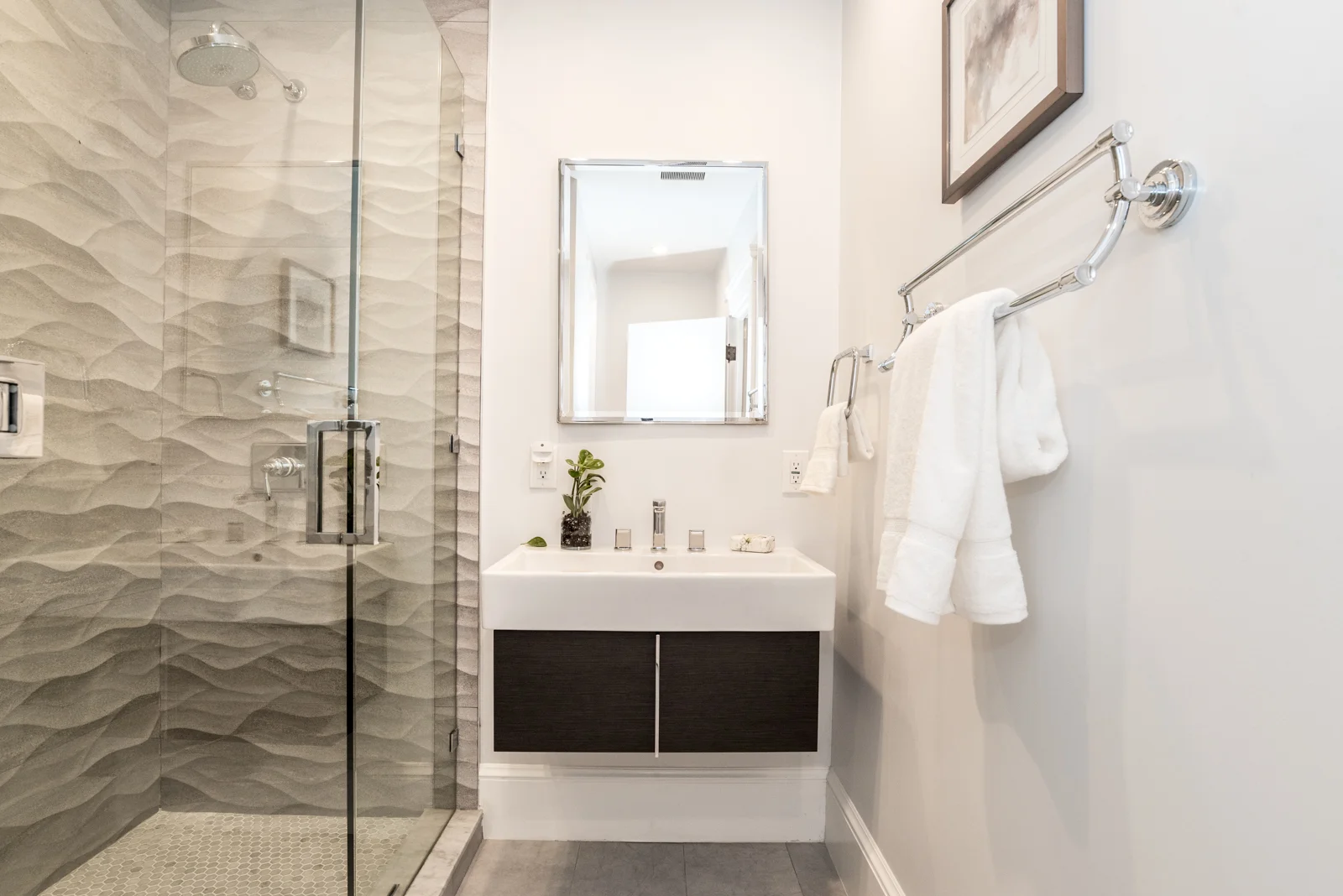 11- Bathroom_001.jpg