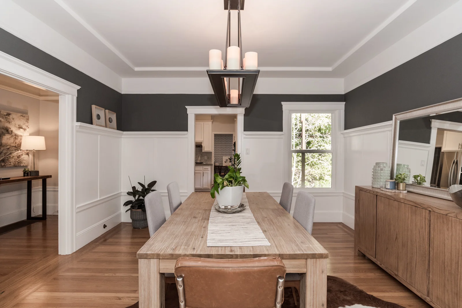17- Dining Room_005.jpg