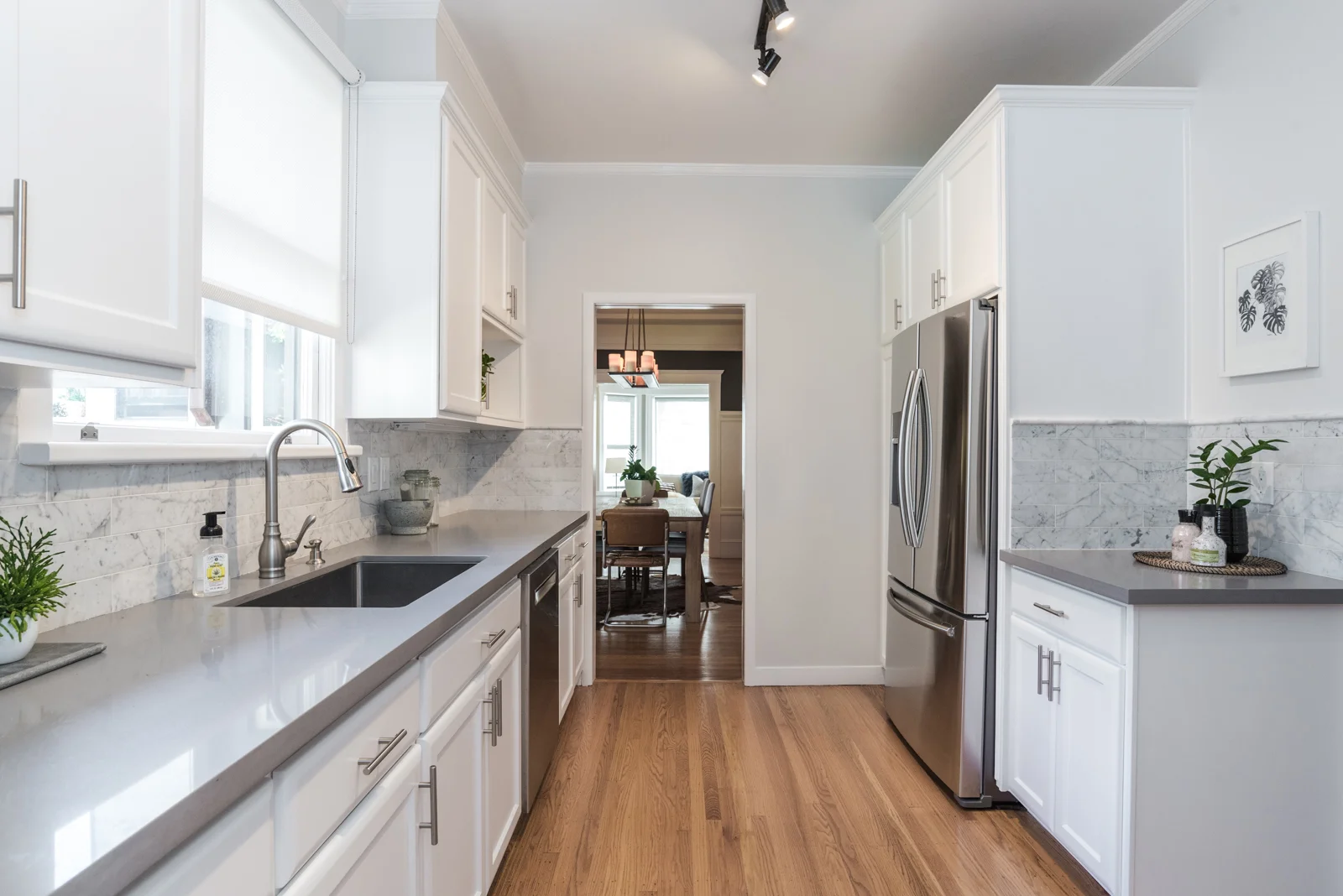 19- Kitchen_003.jpg