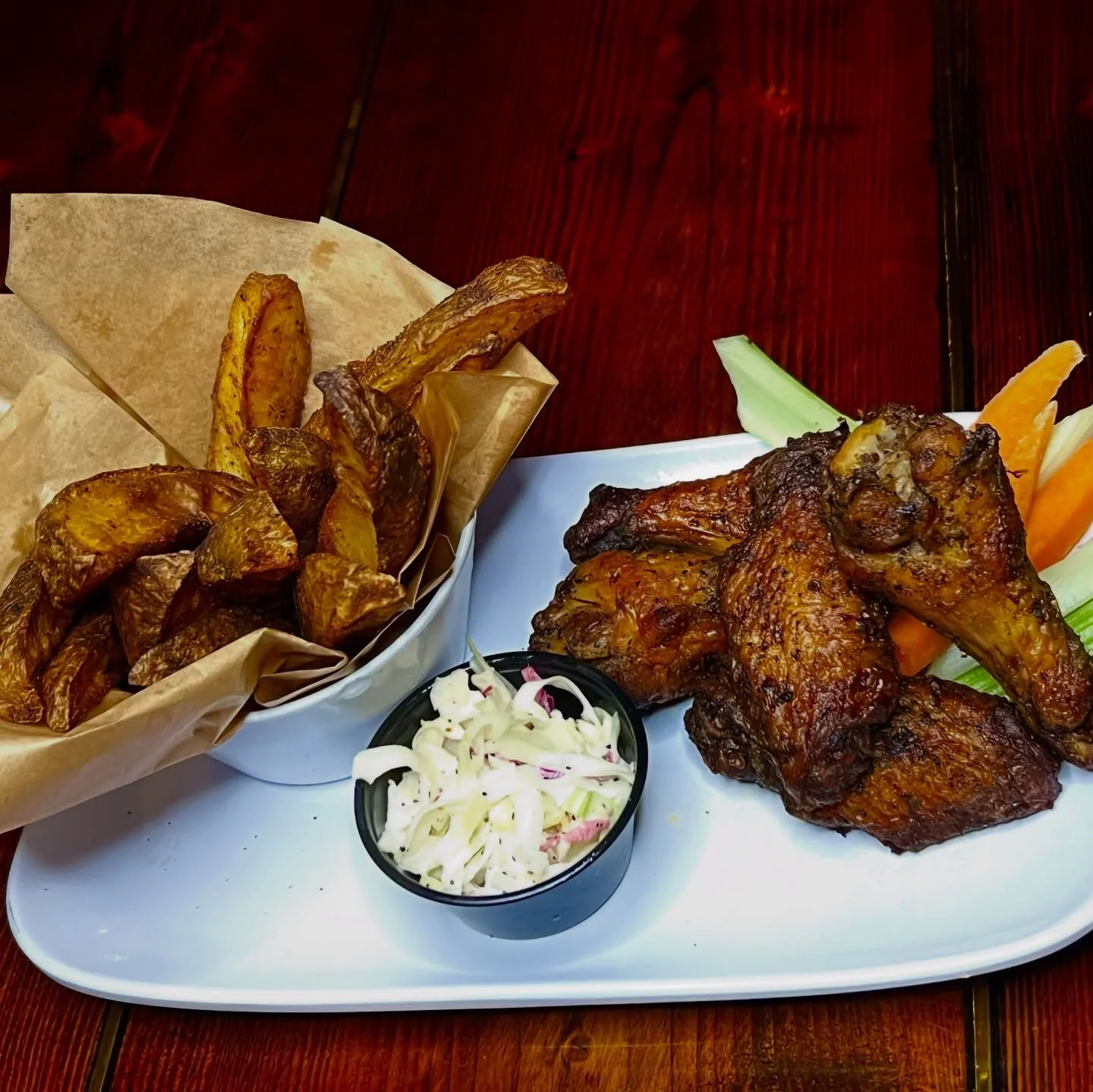 Wings and wedges&hellip; the perfect combo 

Buffalo or jerk 👀 

Late night bites!
(Sold Separately)

#WingsAndWedges #BuffaloWings #JerkWings #LateNightEats #BrooklynEats