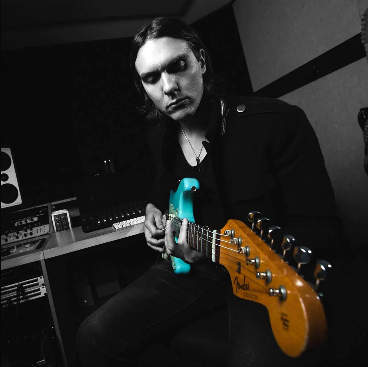 CLIFTON DAVID BROADBRIDGE is based out of EL MOCAMBO™ STUDIOS, Toronto Canada. He works alongside Eddie Kramer as a mixing/engineering assistant and co mixer.