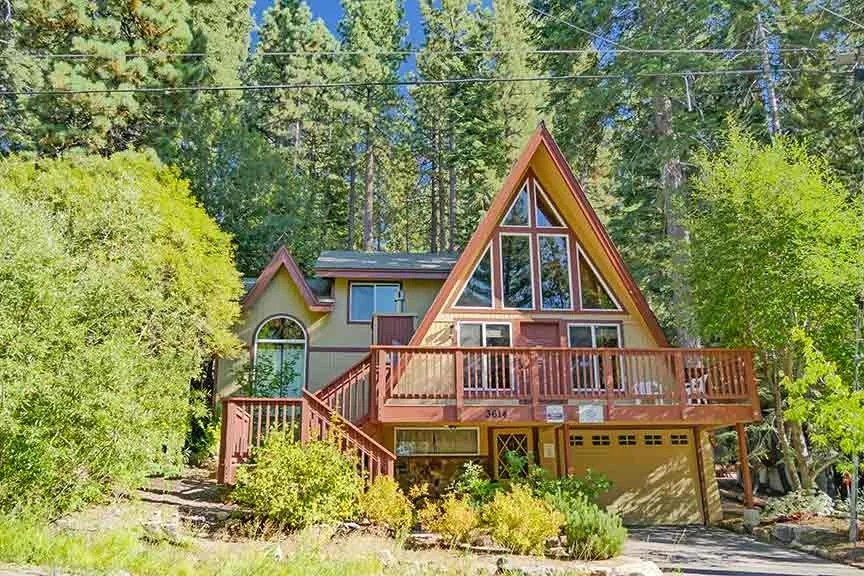 3614 Saddle Road, near Heavenly Bedrooms: 3 Sleeps: 8 Minimum: 5 nights