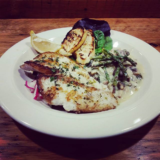 FRIDAY'S FRESH CATCH Pan seared #flounder with creamed #asparagus and #mushrooms. #realfood #realfast #Reelfish #Lafayette #Colorado