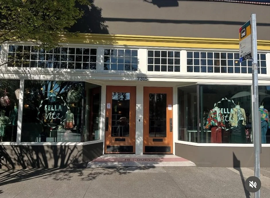 Congrats to our friends @bella_vita_shop for opening their gorgeous second location in Seattle. Love the lighting and merch of course, but seeing a picture of mom & daughter behind the counter is where it’s at! 💛
Support small businesses