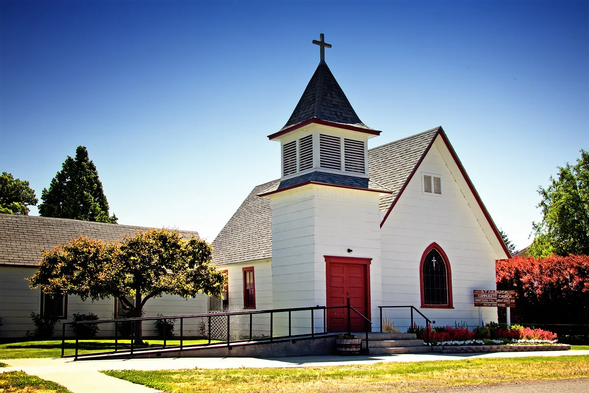 Starbuck_Community_Church.jpg
