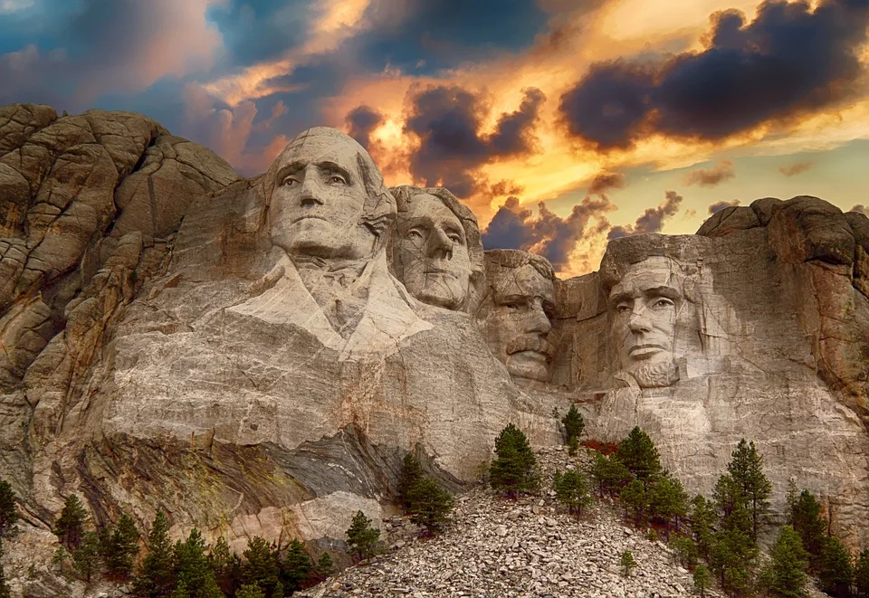 mount-rushmore-2268636_960_720.jpg