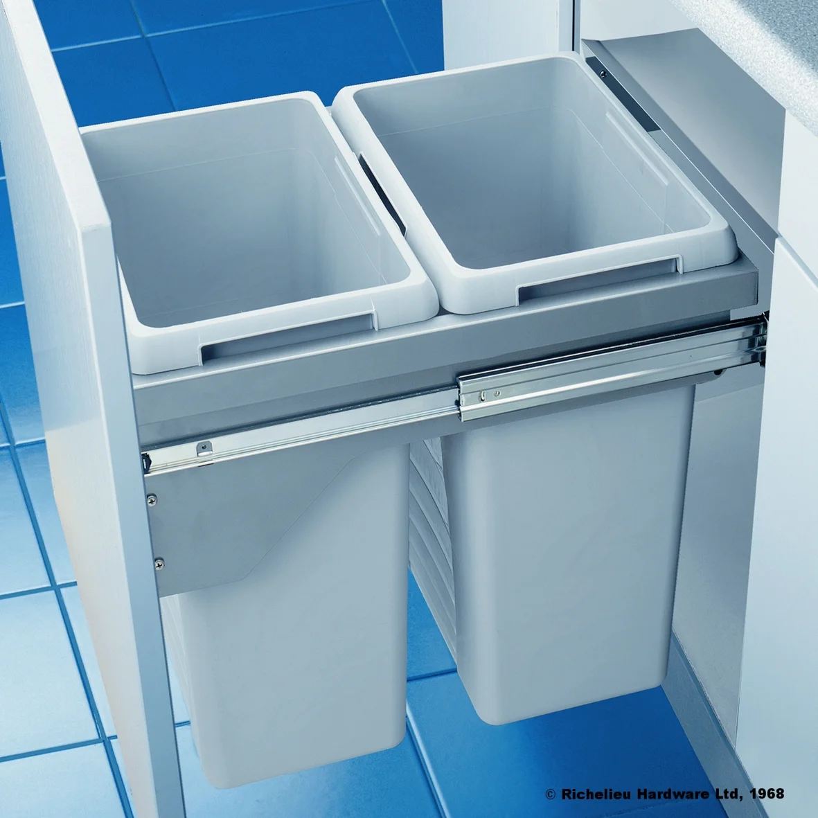 Richelieu Recycling Center Drawer