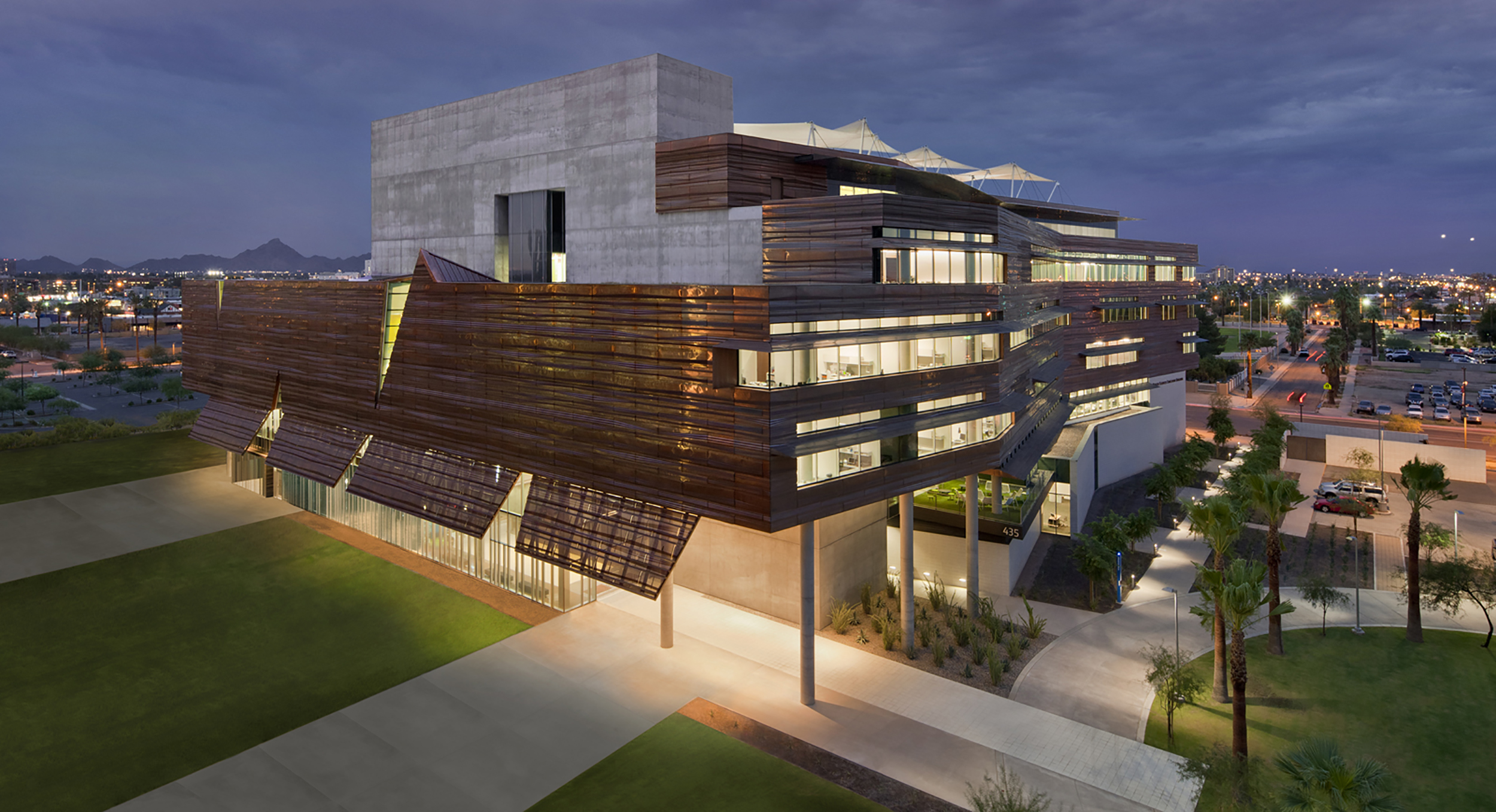 UNIVERSITY OF ARIZONA - HEALTH SCIENCES EDUCATION BUILDING | Phoenix, Arizona