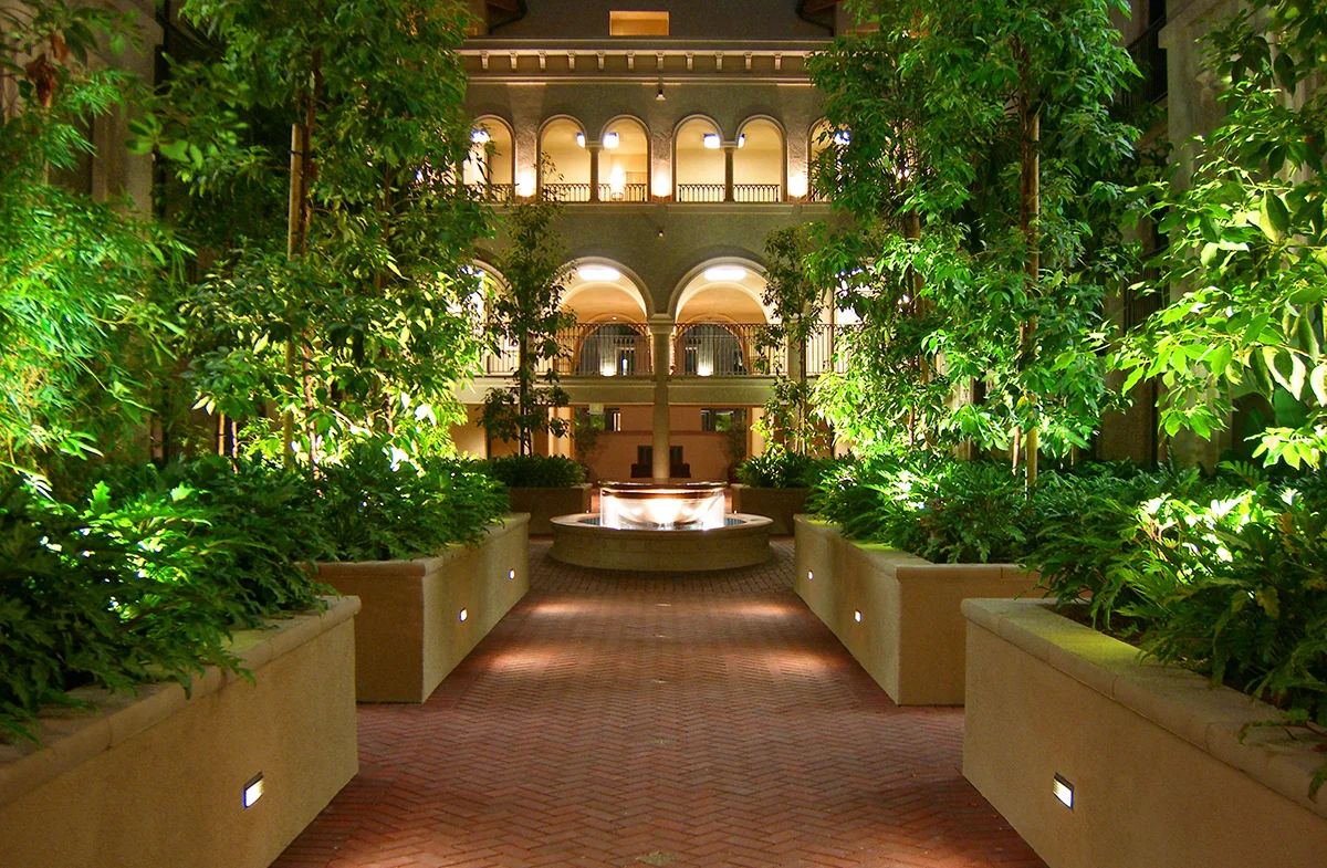  © KGM Architectural Lighting, Inc 