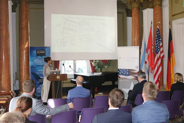 Hamburg_PortCall_Presentation.jpg