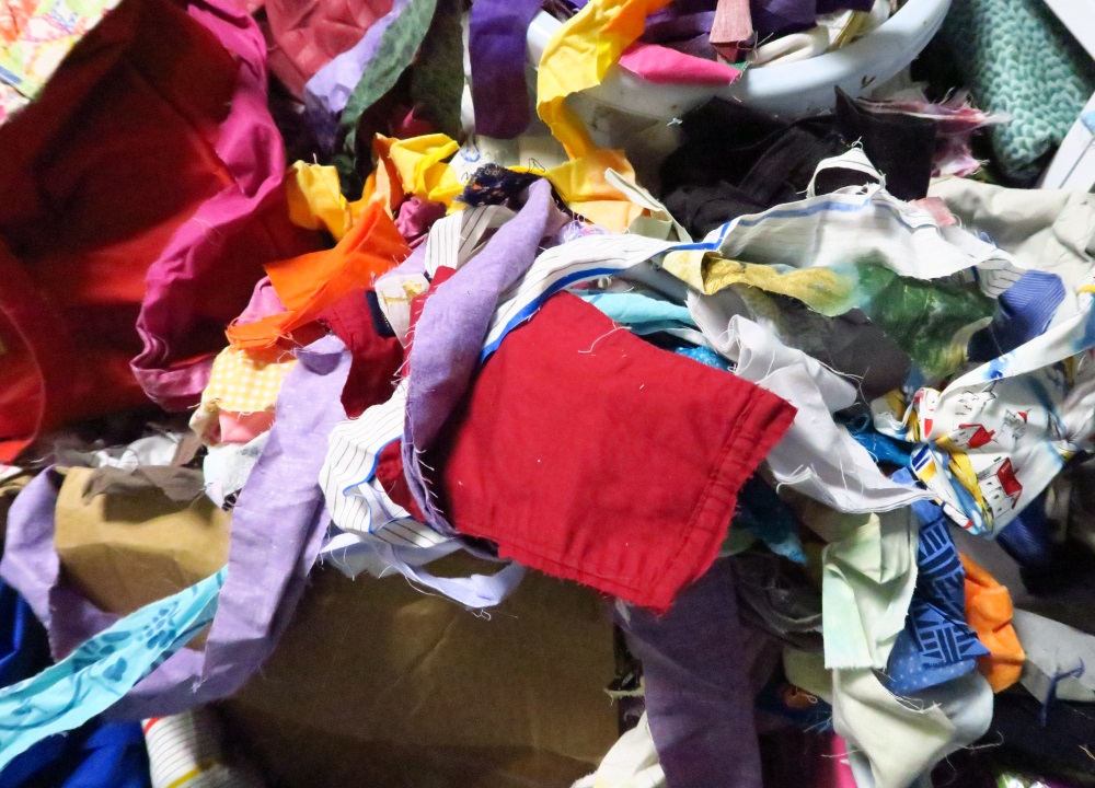 I'm finally willing to show this box - you can kinda sorta see it under that pile of scraps. I am getting there...When I get down to that box of scraps, I will feel like I've really gotten a handle on those scraps.