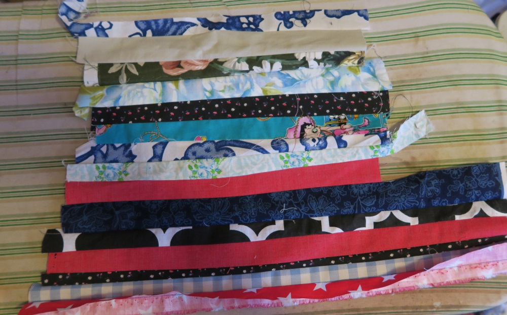 The charm of these is that they don't have to be perfect - in fact, my strings are often not perfect - that's what got them thrown into the strings pile to begin with. But if you look at the picture just below, you can see that it is still quite possible to get a nice block out of it.