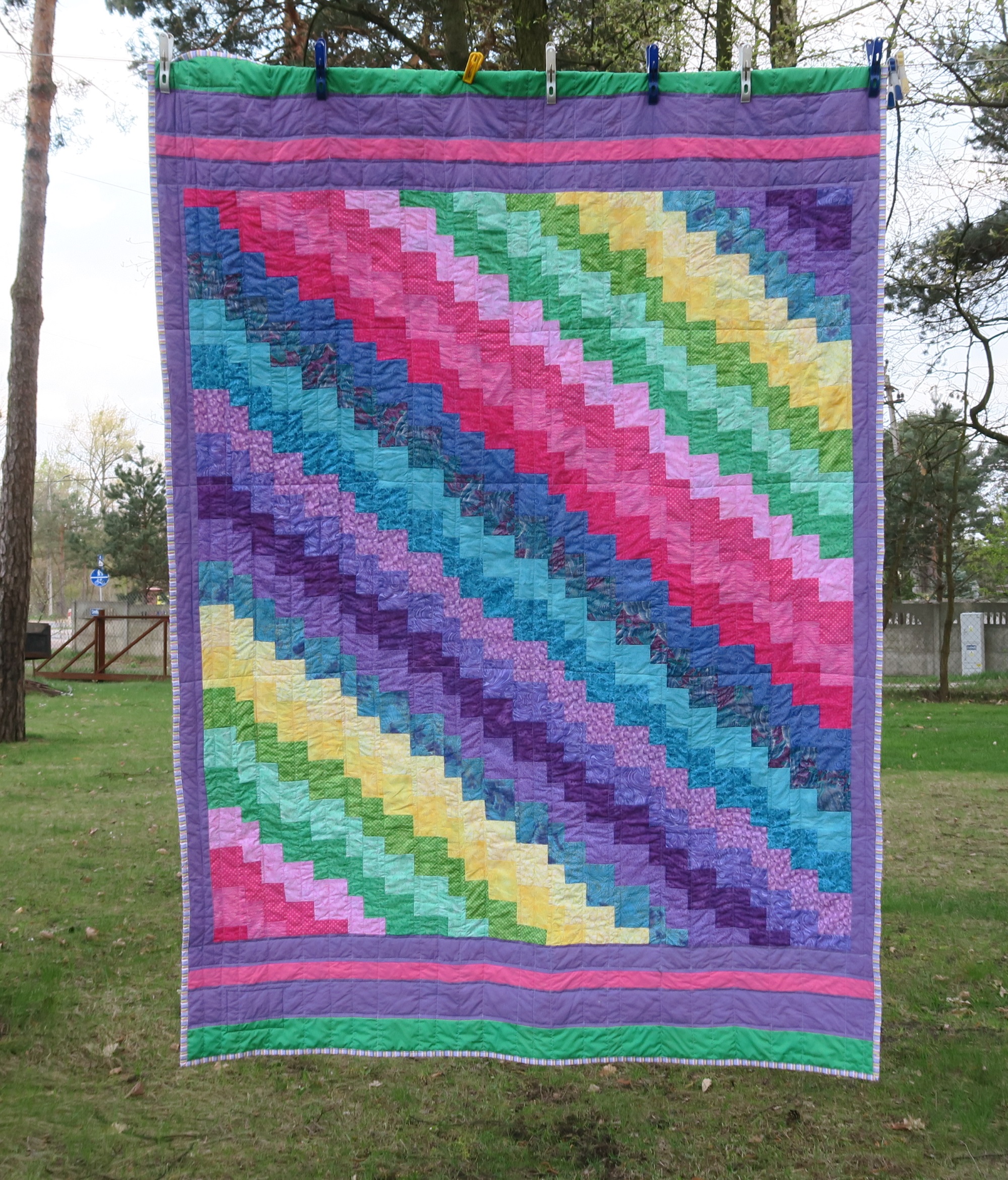 21. Donated top by guild in Jacksonville, FL. (I just added border to make it a European single).