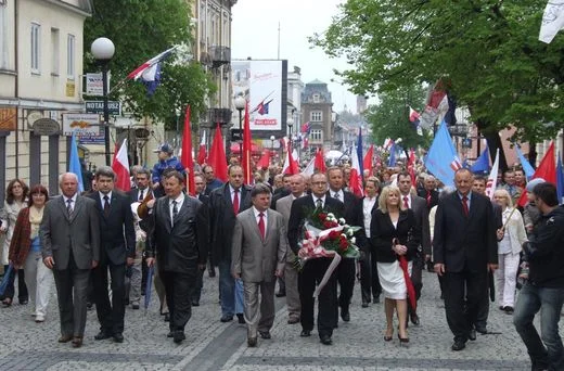 There are a few parades still organized and going on in downtown Warsaw, for example. Mostly, however, not much is happening anywhere today. photo - google images
