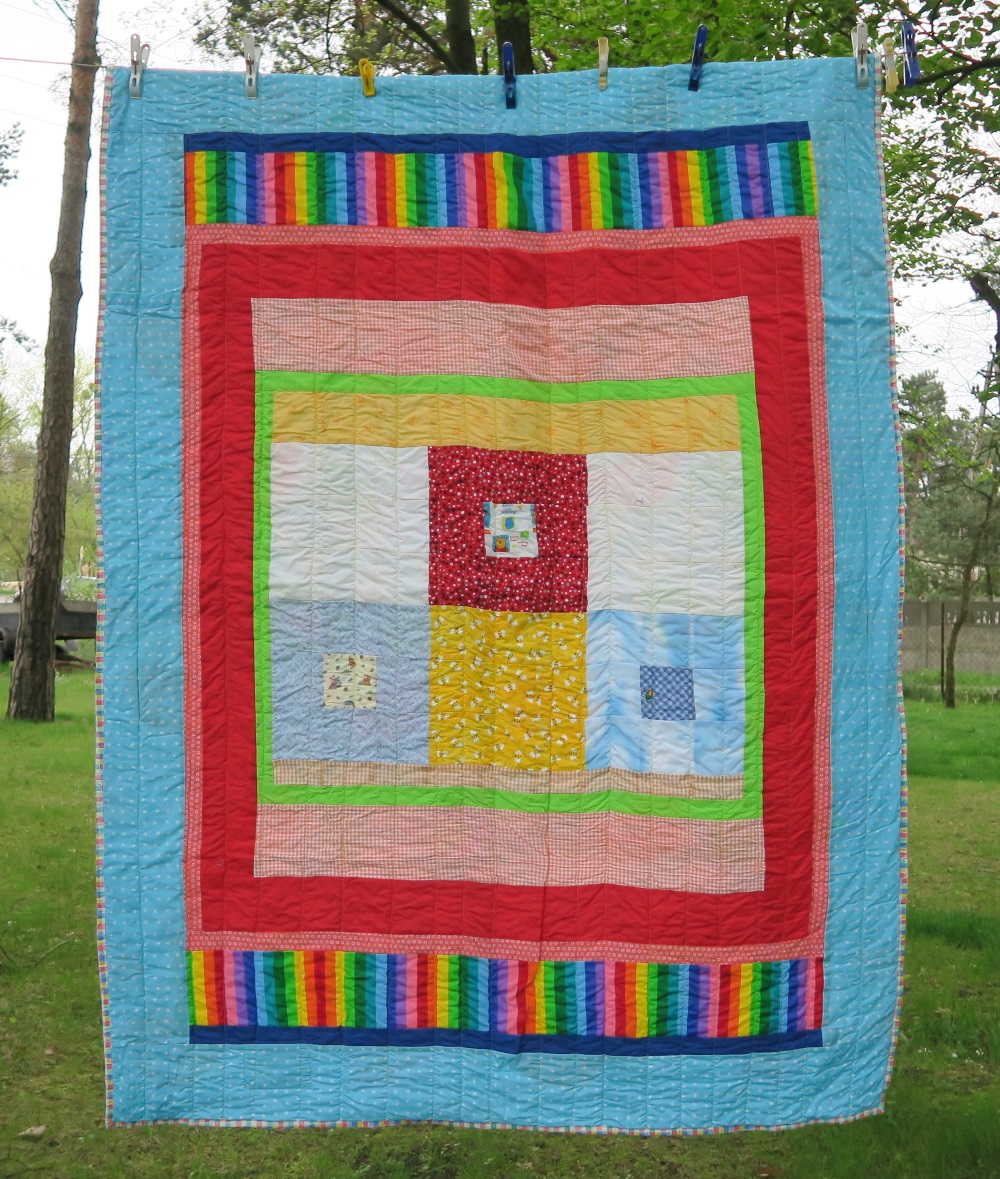 57 53 A friend from AZ, USA made the center of the top - I added borders so that it would be the size I need.