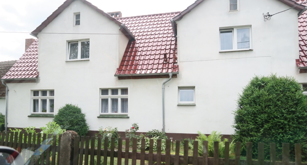 This is a modern type house - looks like a duplex or two houses together.