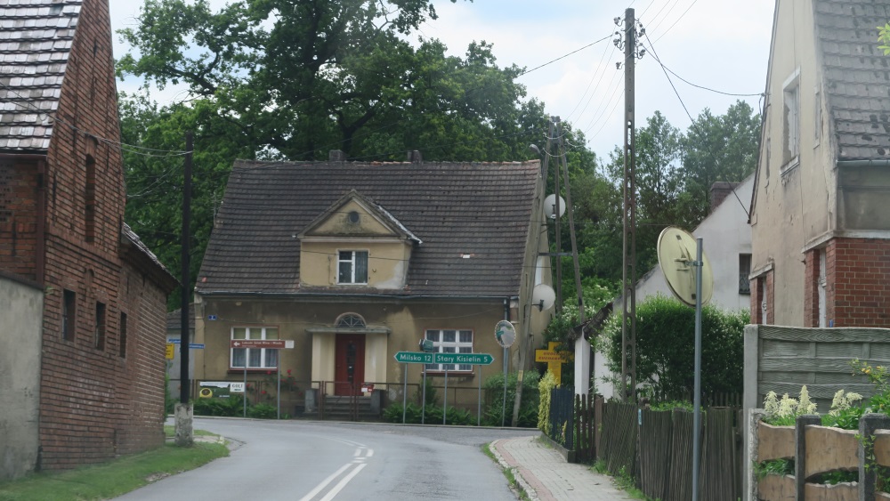 I wondered what it would be like to live in the house straight ahead. It is literally at a 3way intersection.