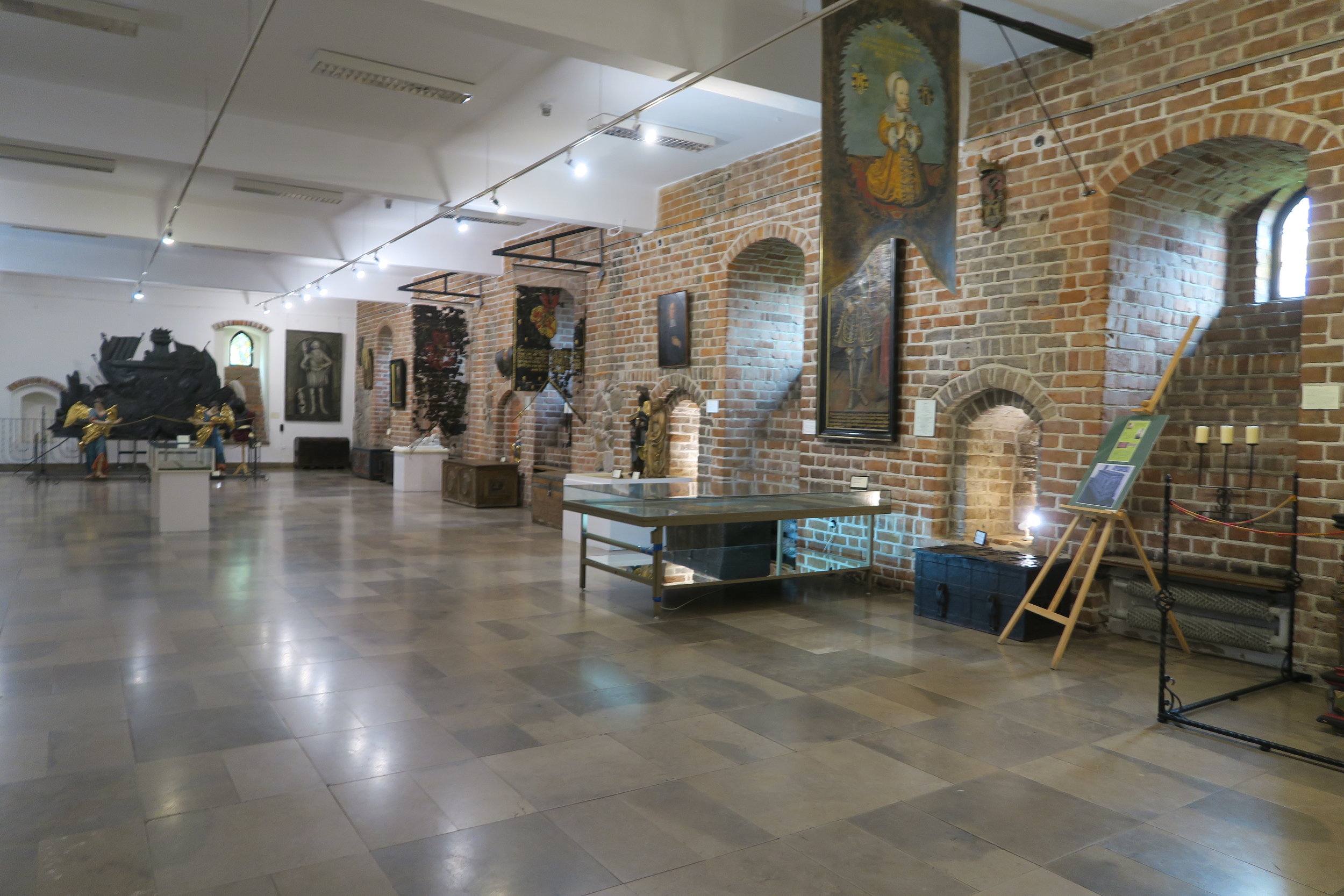 They set up the inside of the castle as a museum s0 there were various pieces of art and statues on display.