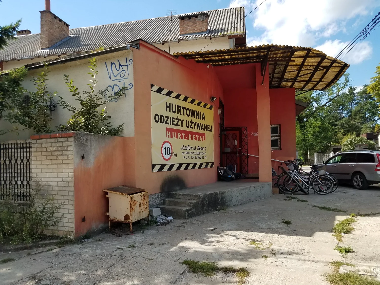 This is the outside of the second hand clothing shop that IS still in existence in our town.