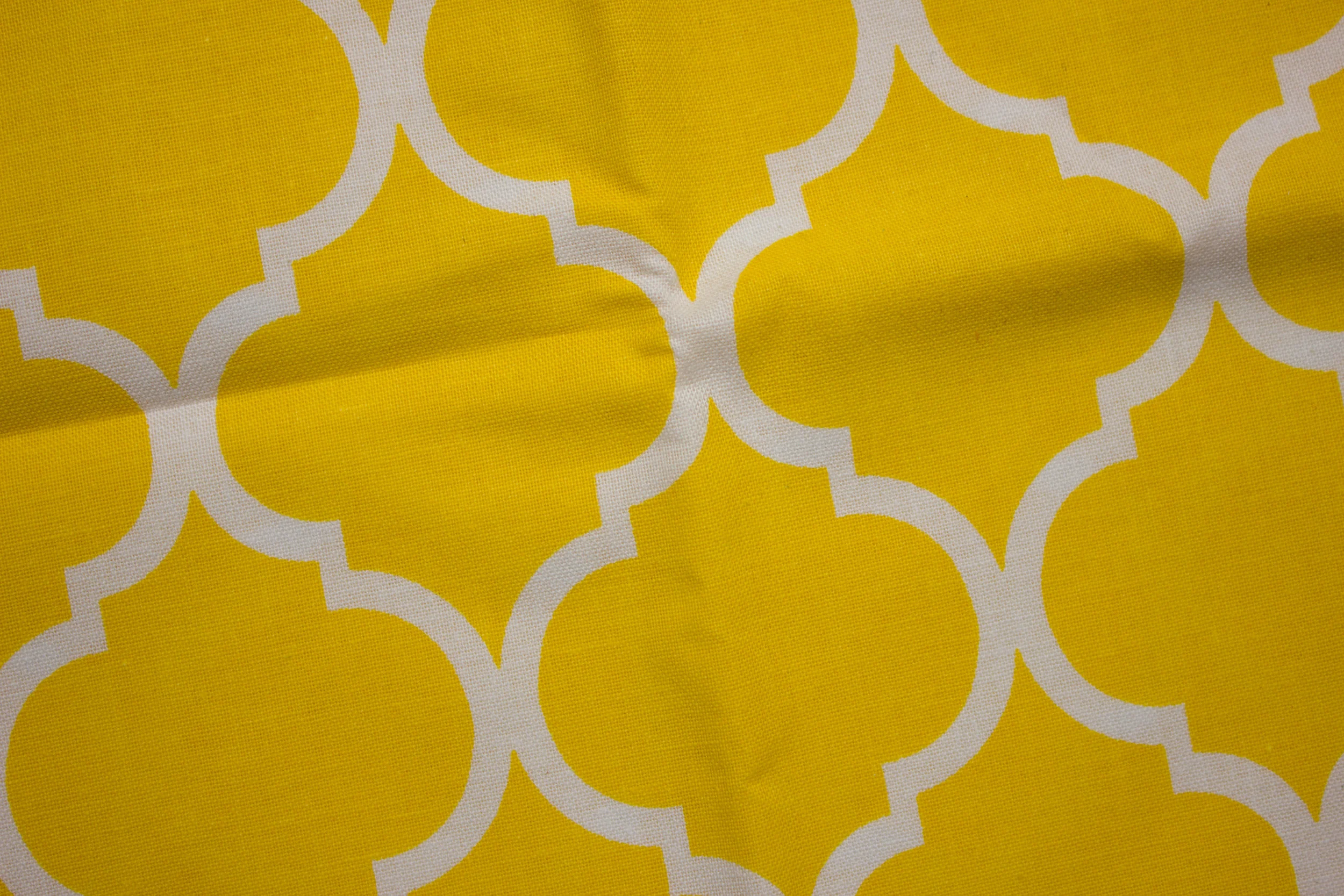 Large White Quatrefoil on Golden Yellow - Single Fat Quarter