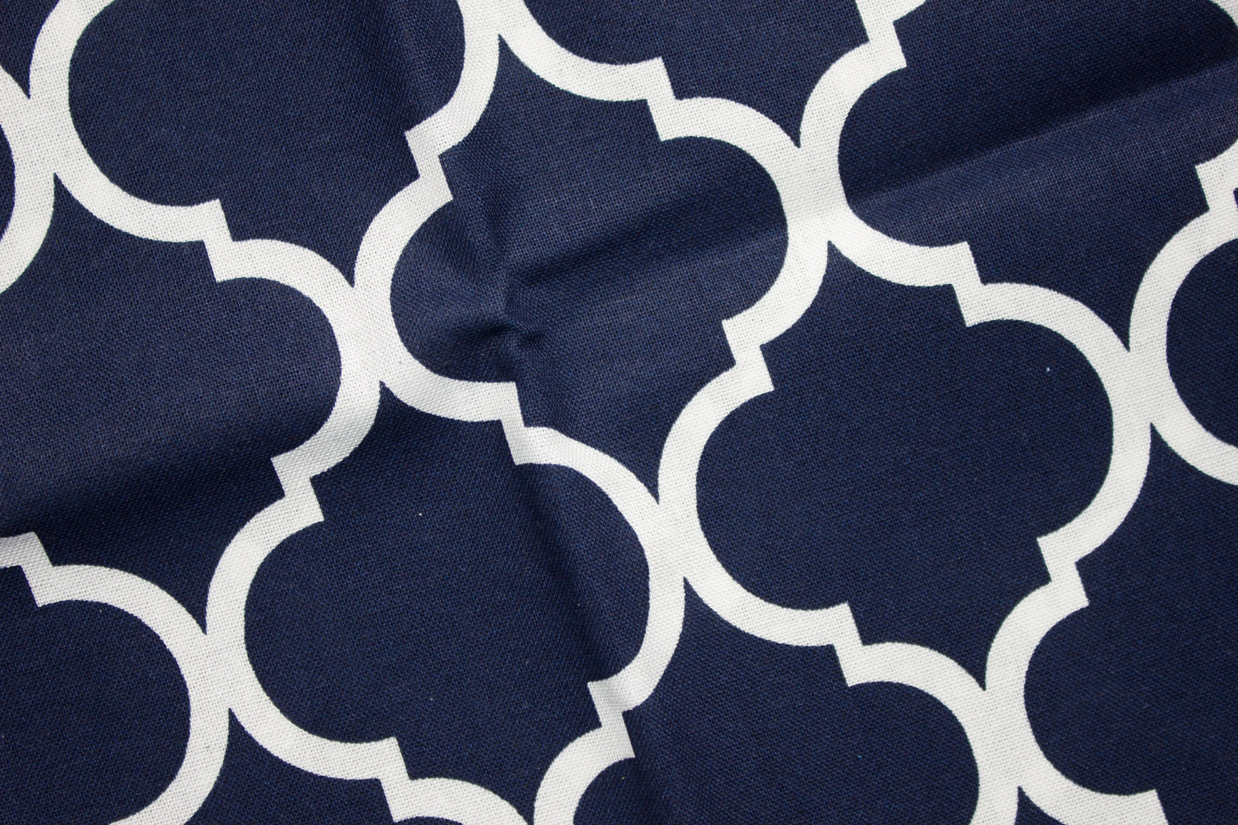 Large White Quatrefoil on Navy - Single Fat Quarter