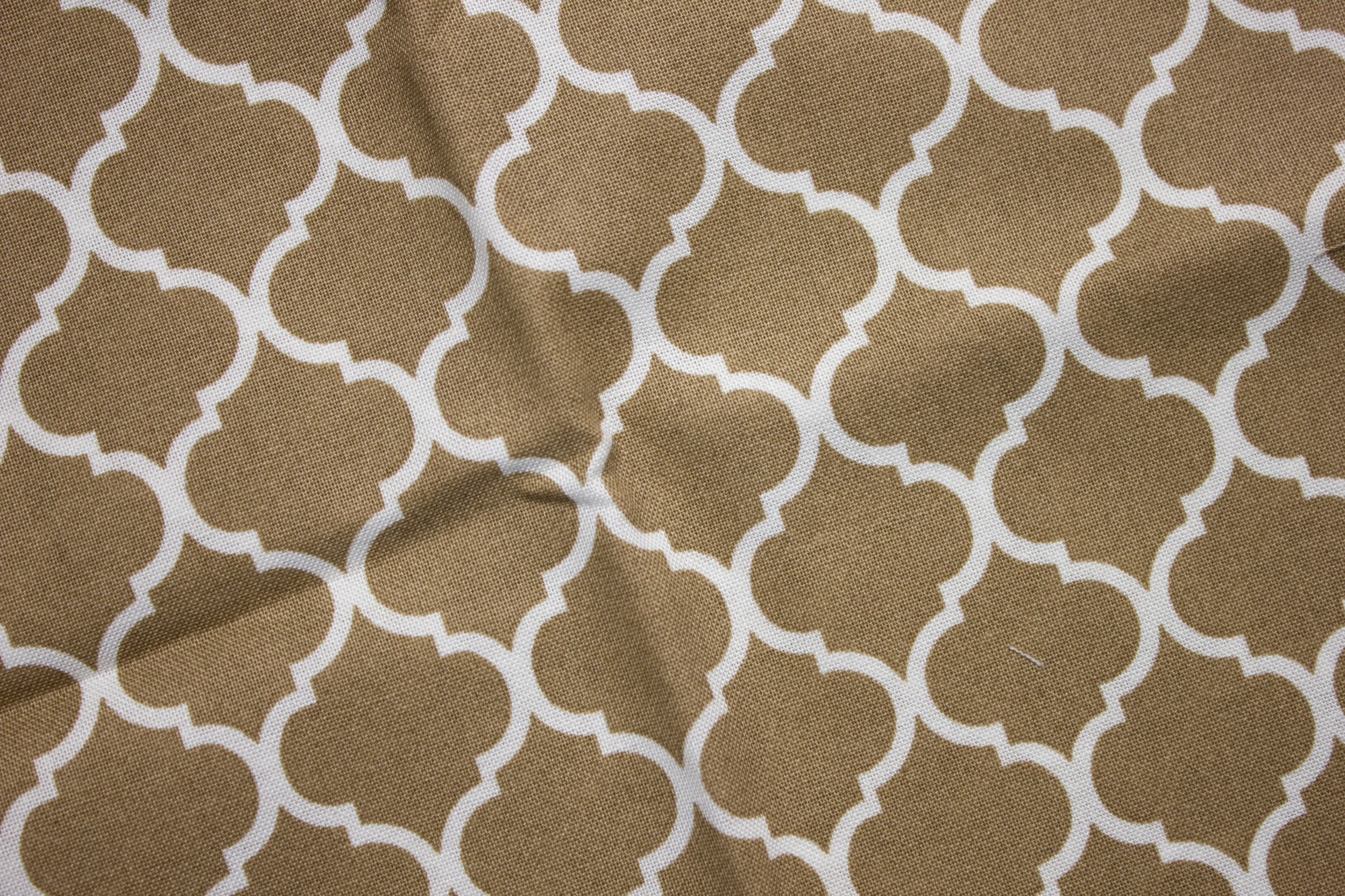 Small White Quatrefoil on White - Single Fat Quarter