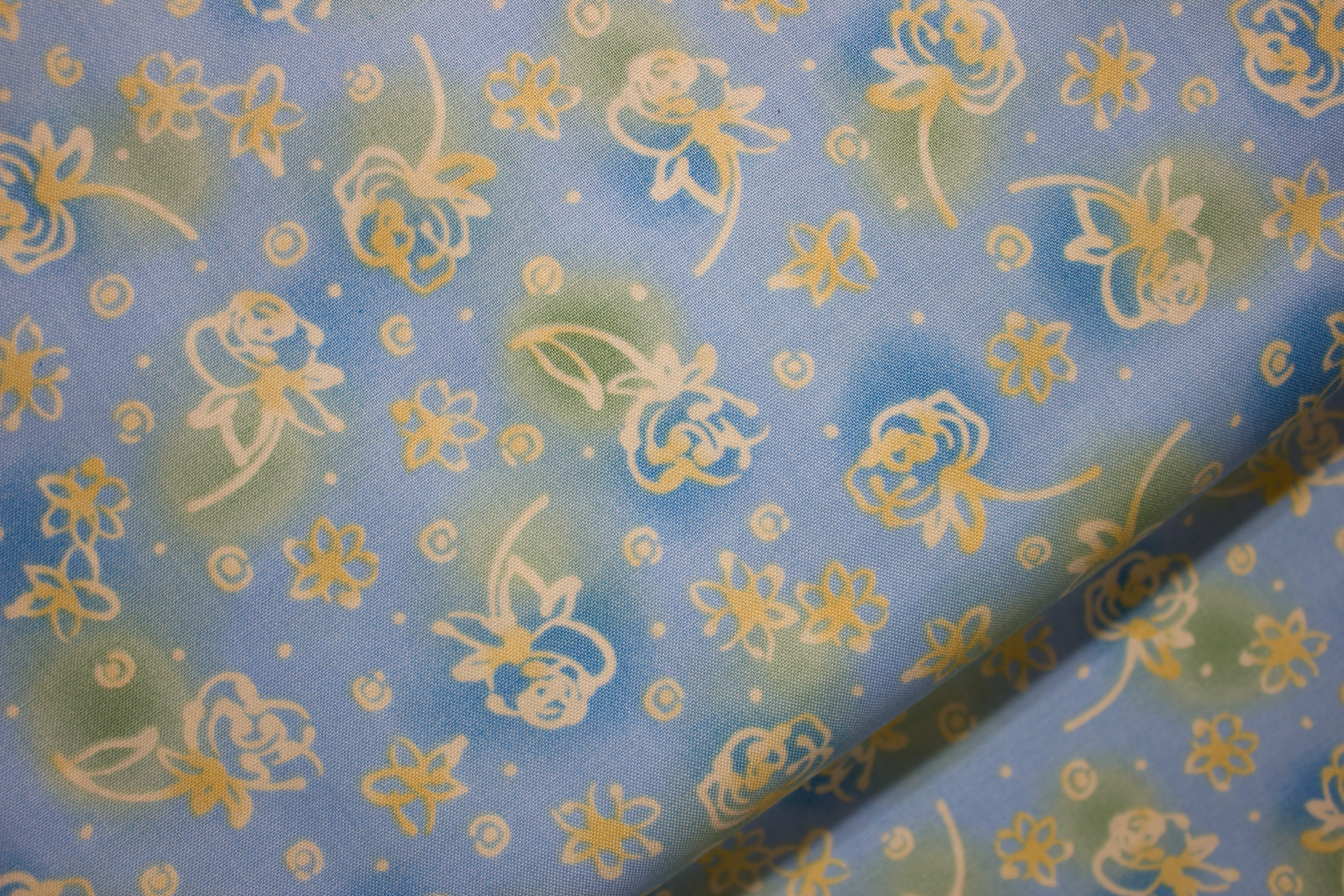 Mottled Sky Blue with Pale Mint Green Background with Cream and Yellow Roses and Stars: Shangri-La for Quilting Treasures