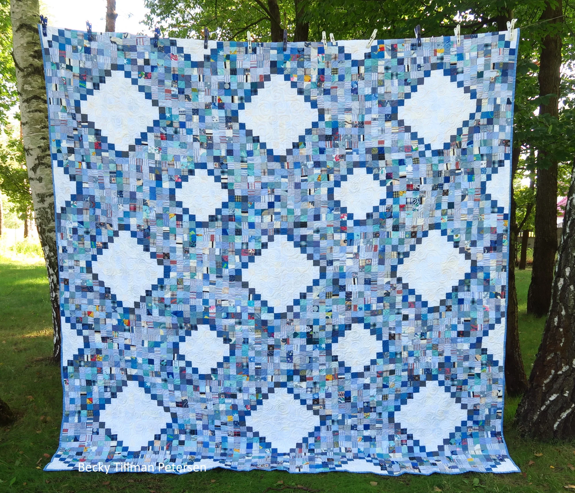 If your monitor/phone is very sensitive, you might be able to see a variation in the whites in this picture. 