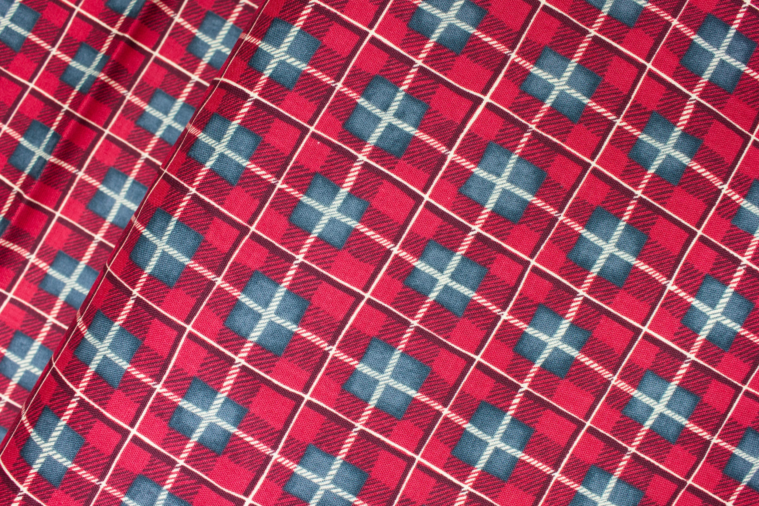 Red and Green Plaid - Fall Retreat - Fabri-Quilt
