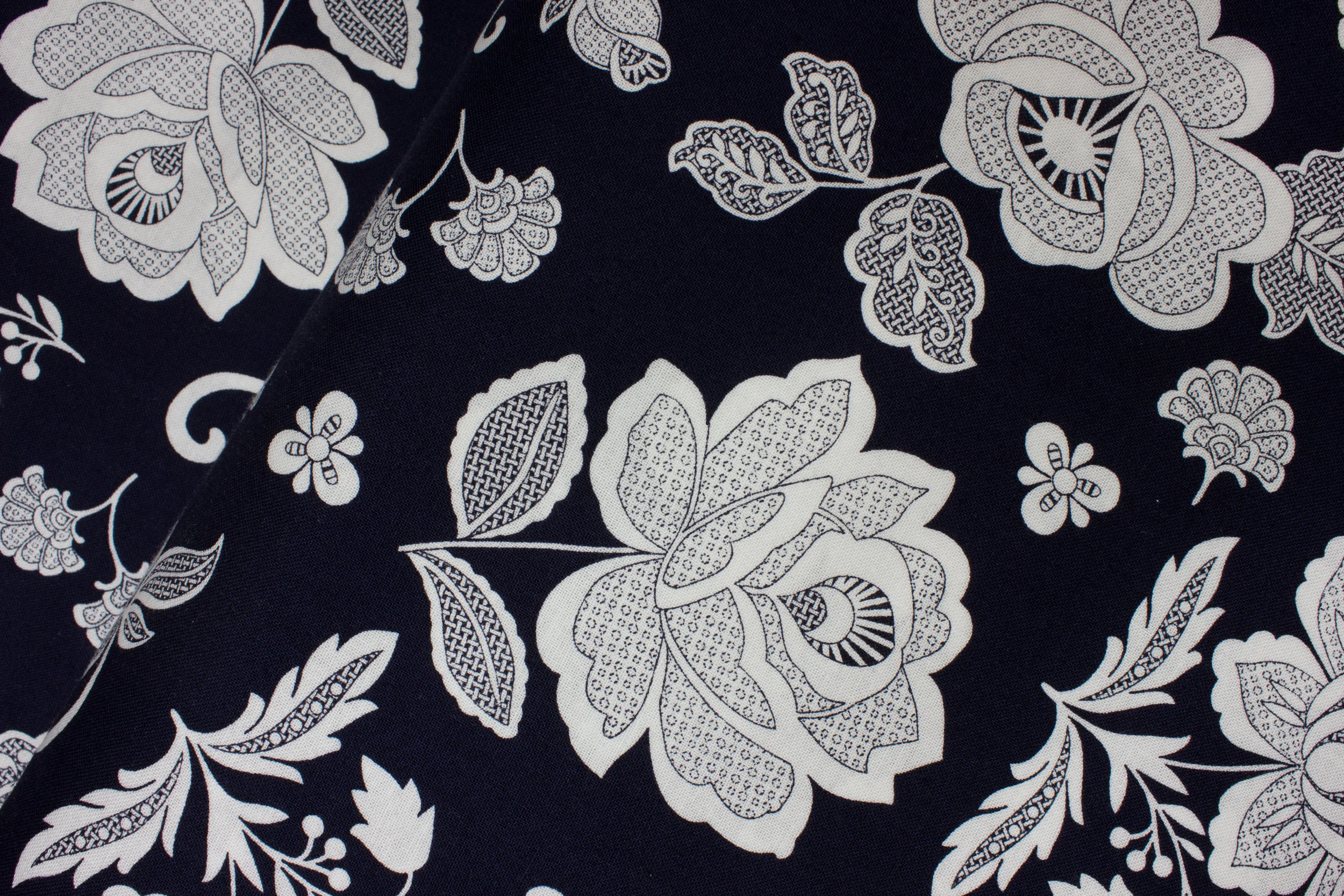 Navy Blue with Bright White Flowers: Simply Eclectic for Hoffman