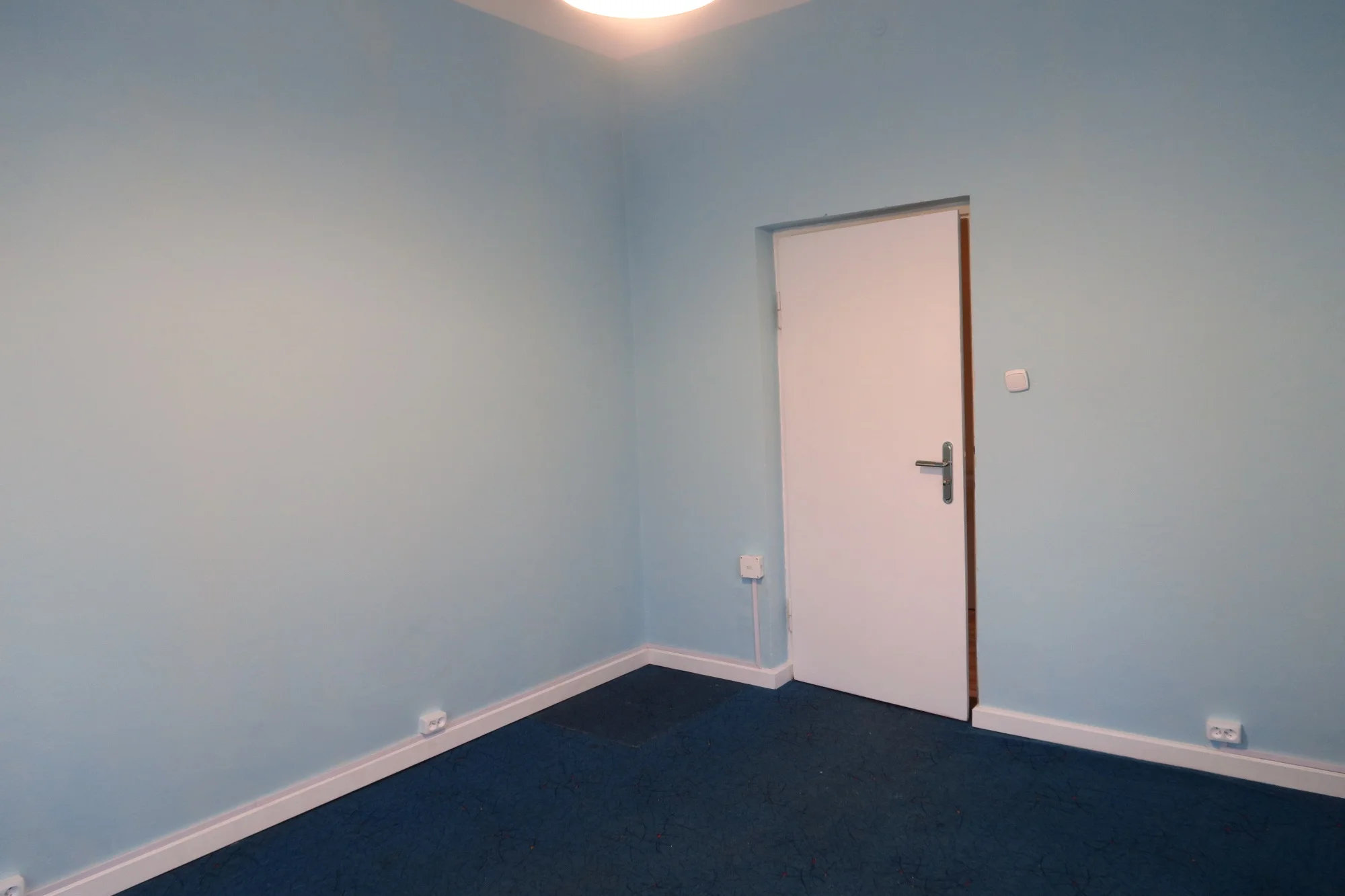 Wanted you to notice all those outlets!