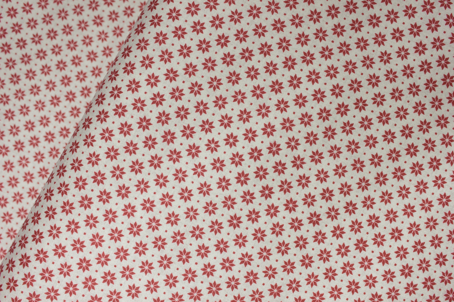 Small Red Stars on White - Scandi Basics - by Makower UK