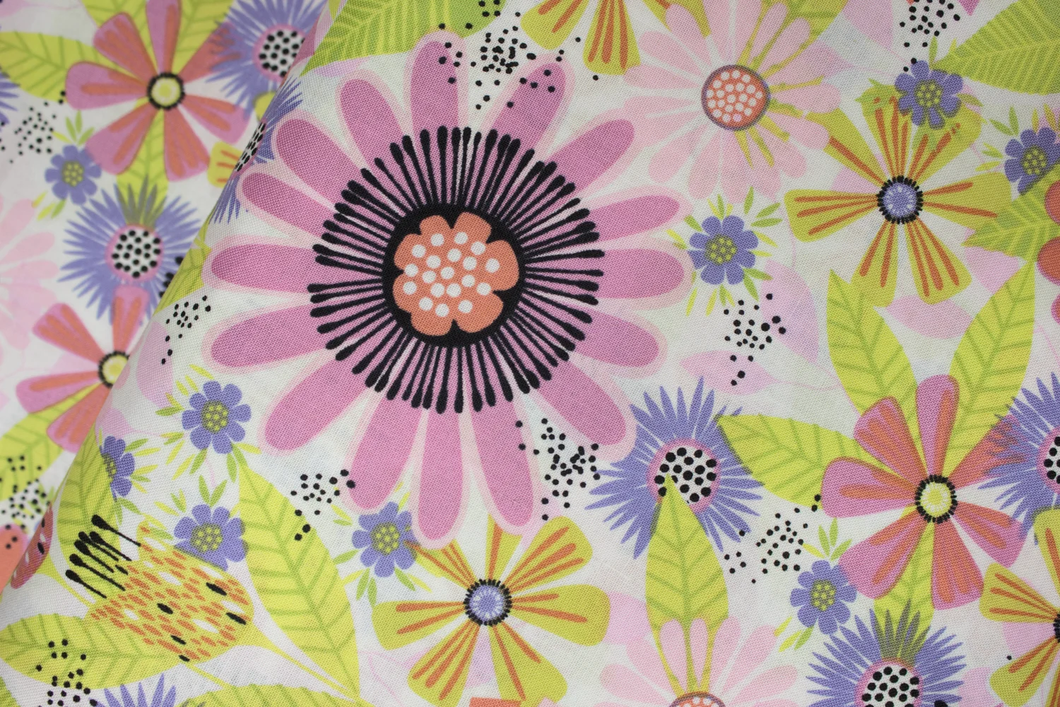 Bright Floral on White - Tweet Floral - by Fabri-Quilt