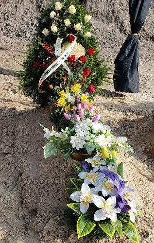 Cultural: A visit to the cemetery - graveside service