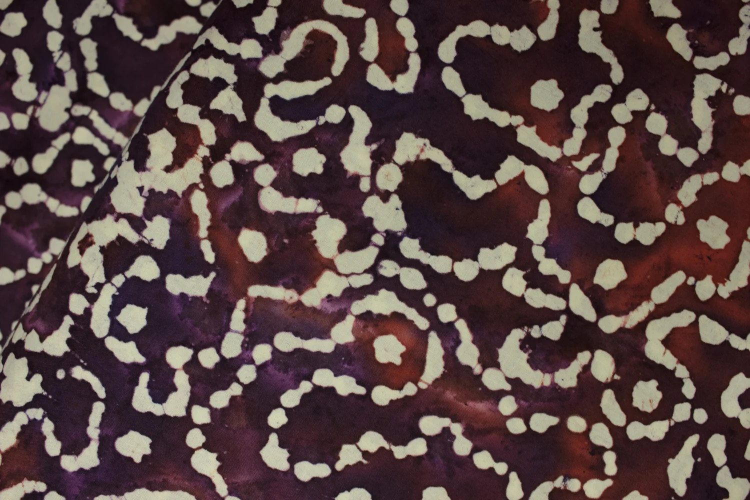 Maze on Eggplant and Cherry: Quilter's Batiks