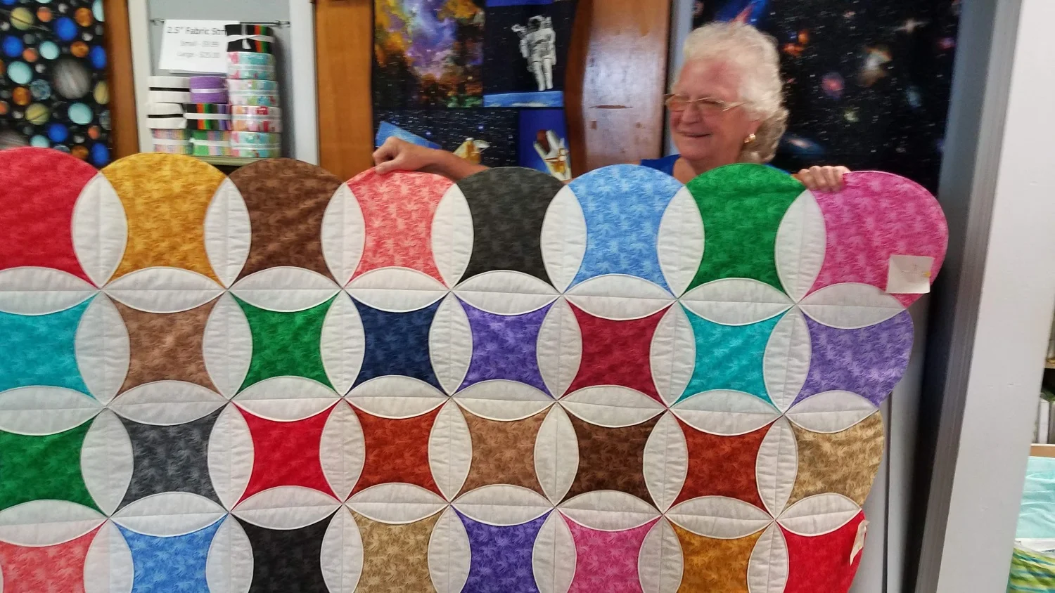 Marjorie Jordan of Dade City, made this beautiful circle quilt using our POM-POM pack