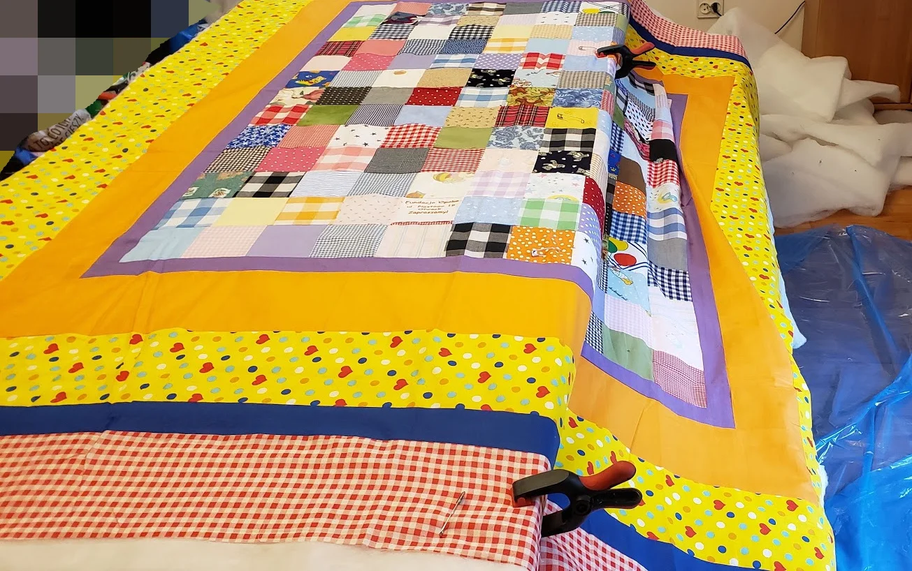 Charity Quilt idea 2 - using a panel or center pieced section