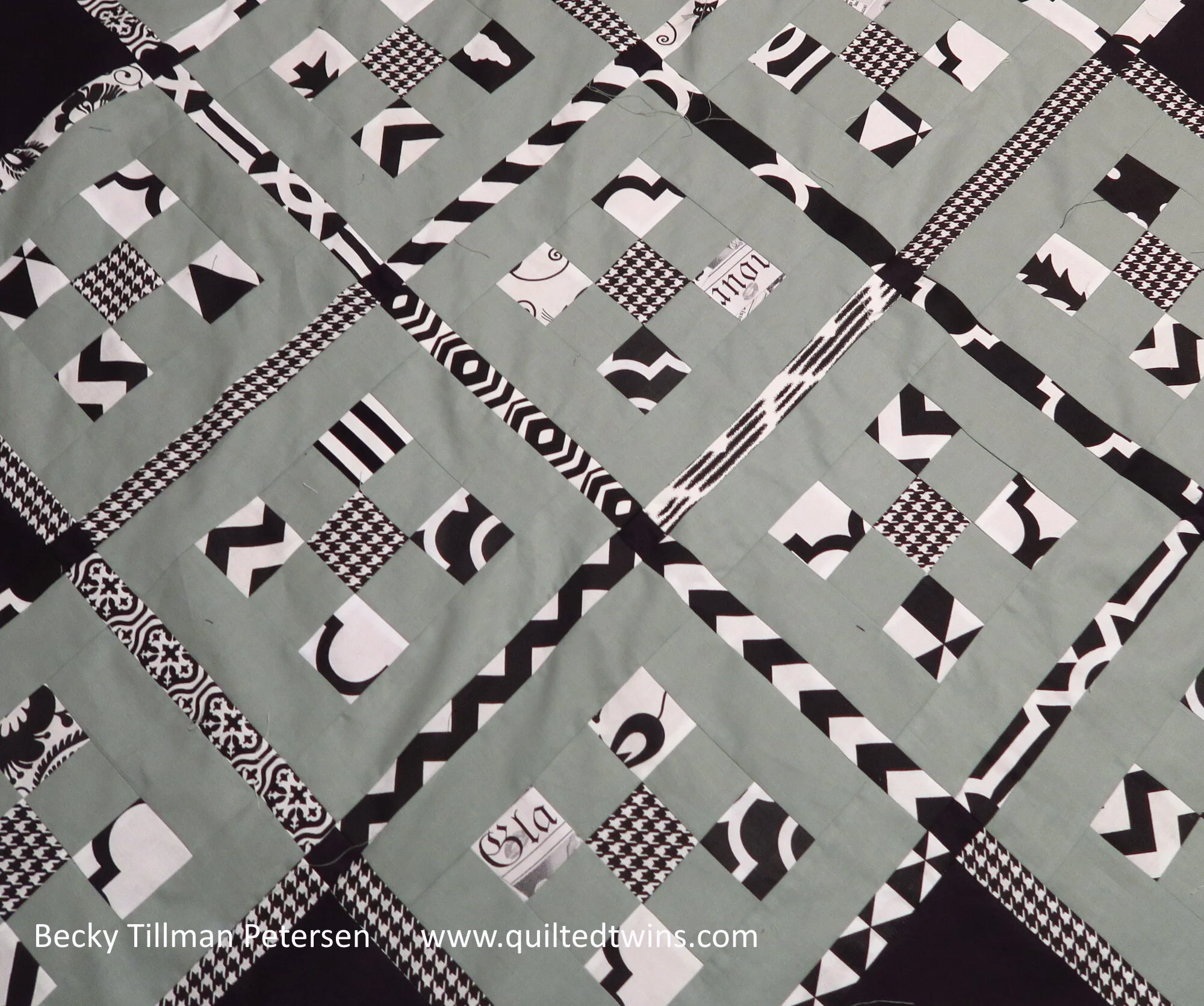 Geometrics 8 - Sage Green and Black 