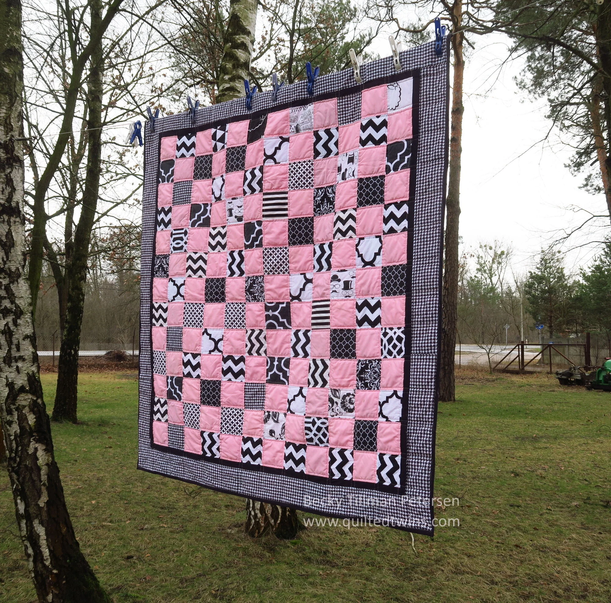 "Simple Squares" - Geometrics 3 