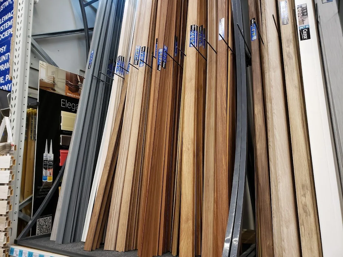 "Long-Arm Room Reno" - Day 7 - More Tile and Paint