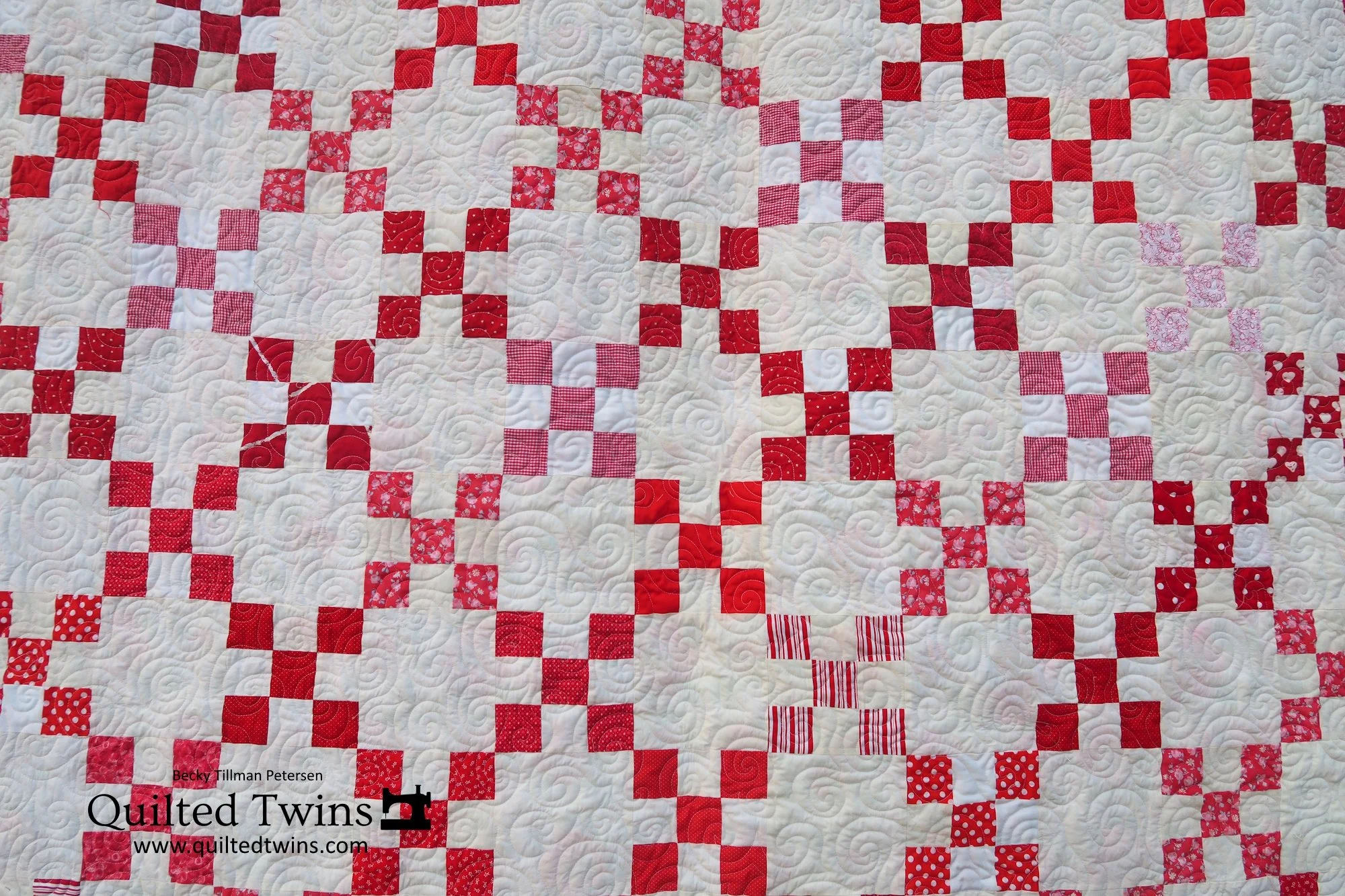 "Single Irish Chain" - in Red/Cream