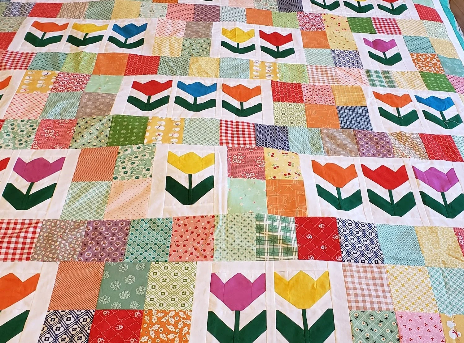 "Tulip Patch" quilt top finished!