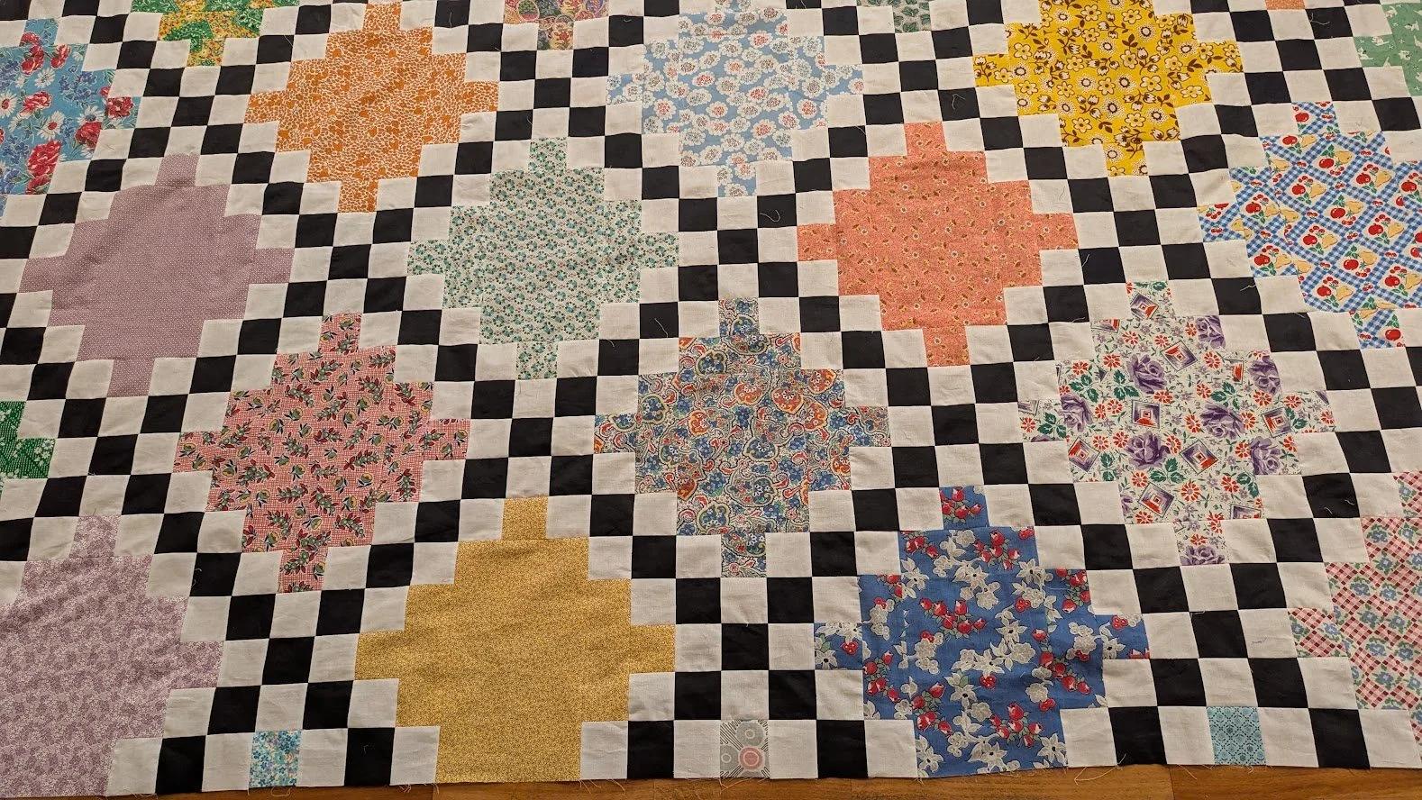 "Retro Chain Serenade" top finished