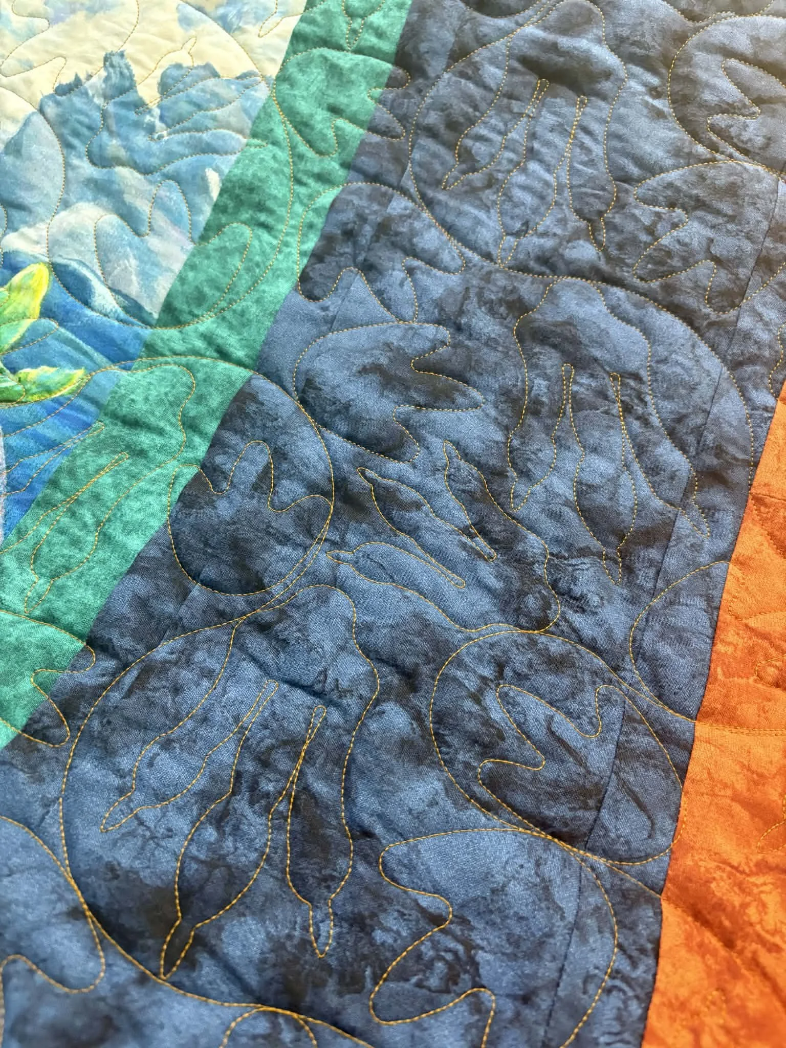 I made a very quick dinosaur quilt!