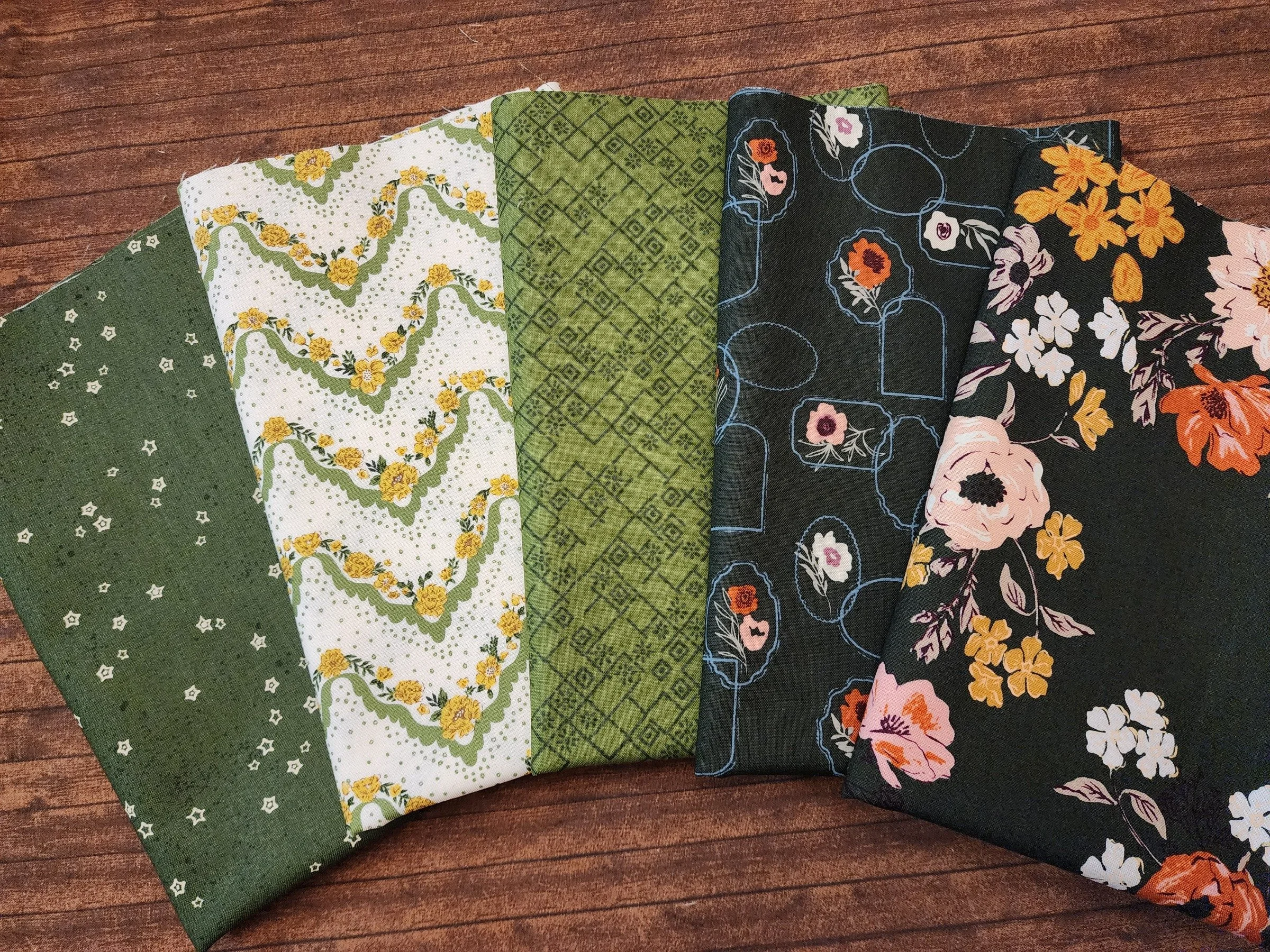 Foraged_Found_and_Hand_Me_Down_in_Greens_by_Stephanie_Slewinski_for_MODA_5_piece_half_yard_bundle_pack-68cf41b0eb0d8.jpg