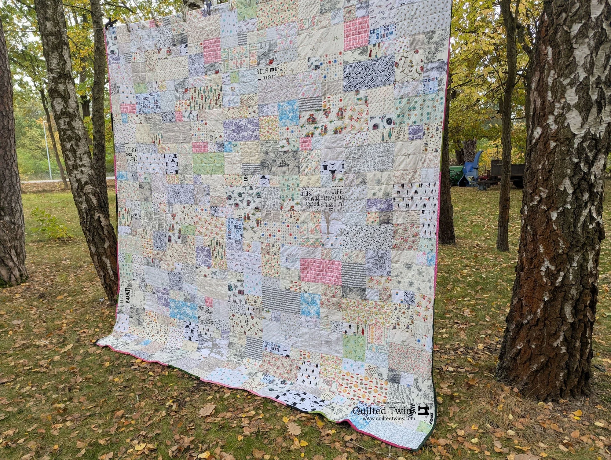"Fat Quarter Flirt" quilt in low volume prints