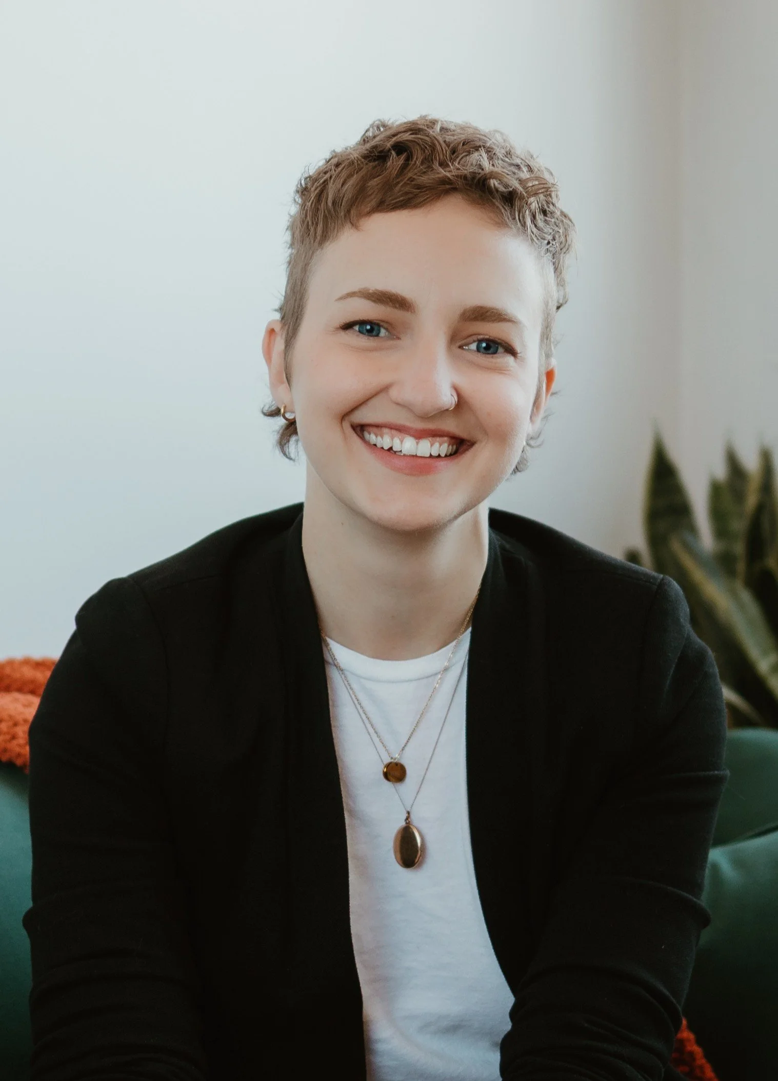   Elizabeth Mueller, MS, LPC, SAC, ATR (she/her)    Practice Location(s): Kenosha &amp; Milwaukee   Liz is a Licensed Professional Counselor, Substance Abuse Counselor, and Art Therapist who holds a Master of Science in Art Therapy with a concentrati