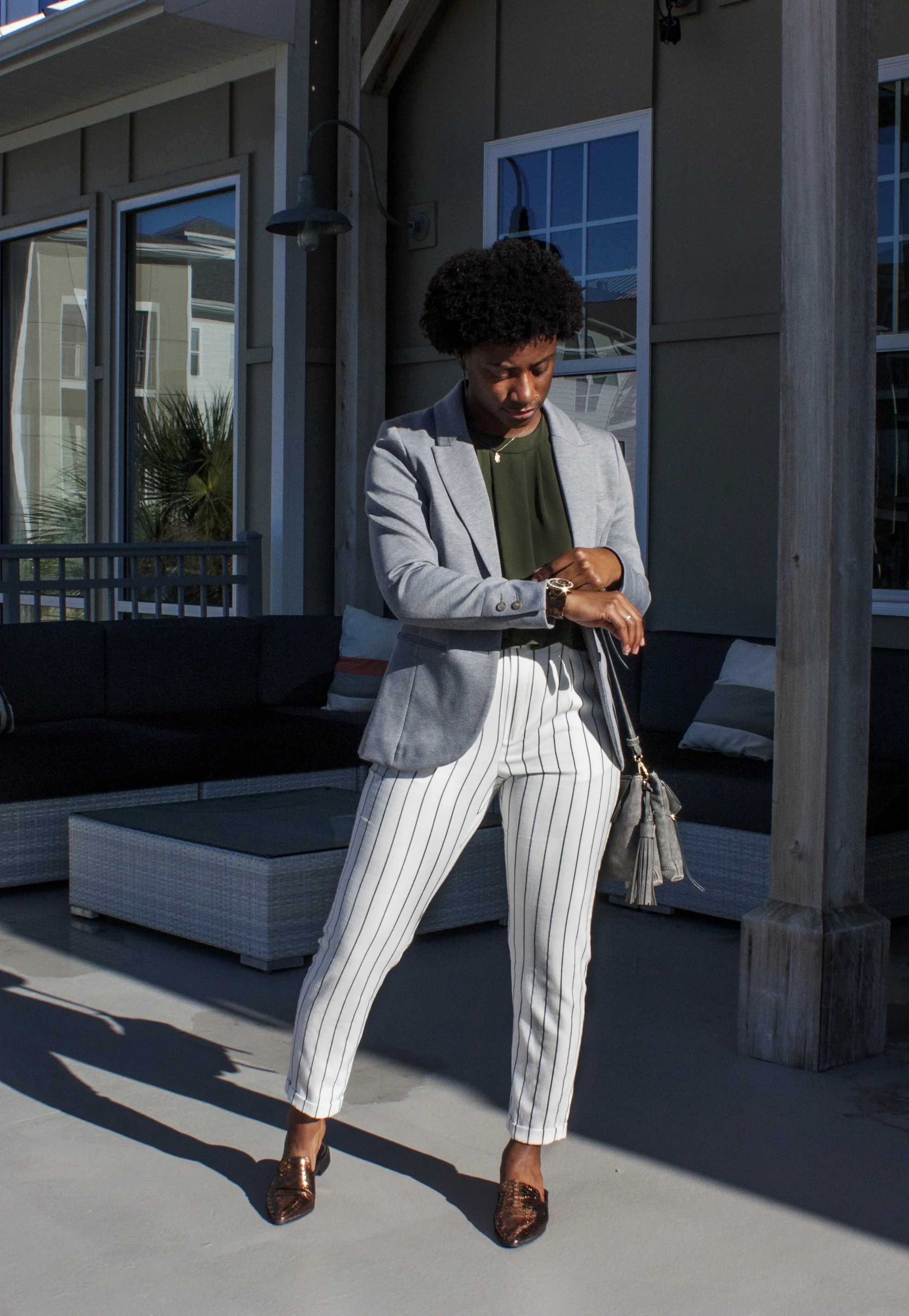 Dressing the Part: Your Guide to How to Dress Appropriately for a Job Interview!